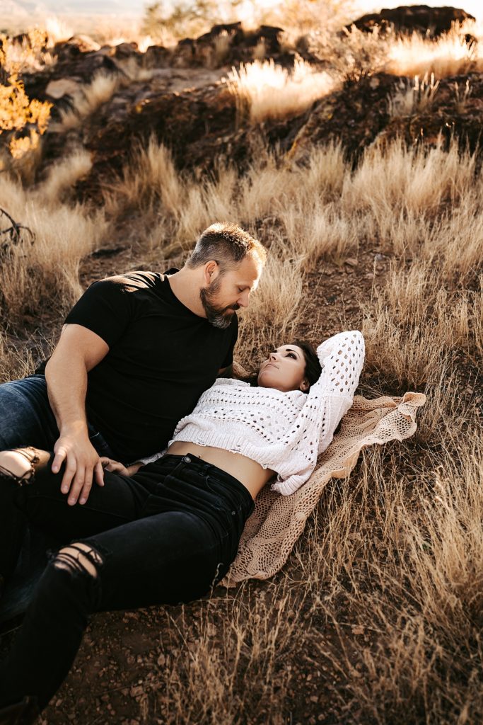 A beautiful golden hour couples session with all the boho vibes in Phoenix, Arizona. 
